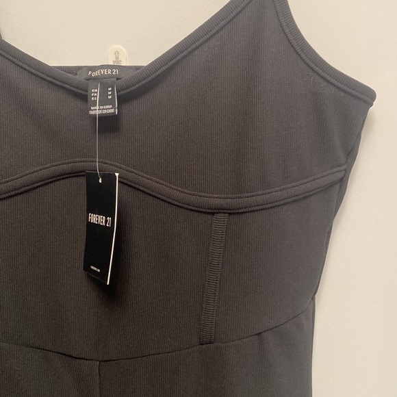 Sleek Black jumpsuit - Picture 2 of 3